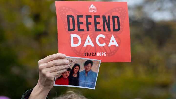 ¿Qué pasará con los solicitantes de DACA ahora que el juez federal lo ha bloqueado?