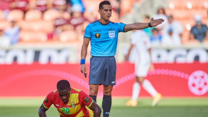 El polémico arbitraje de Armando Villarreal en el Granada vs Qatar