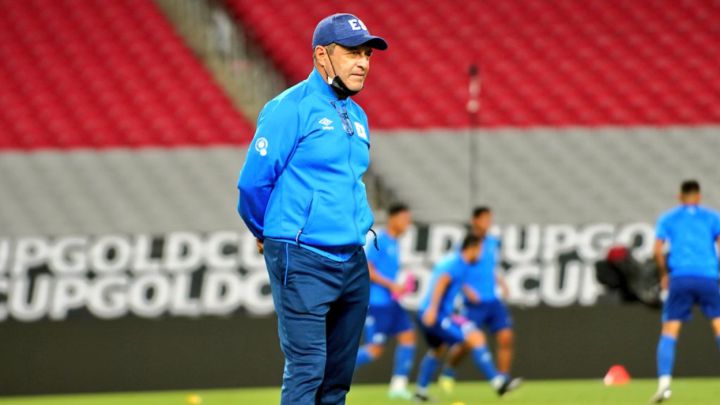 Hugo Pérez durante entrenamiento de El Salvador en el State Farm Stadium previo a cuartos de final de la Copa Oro 2021..