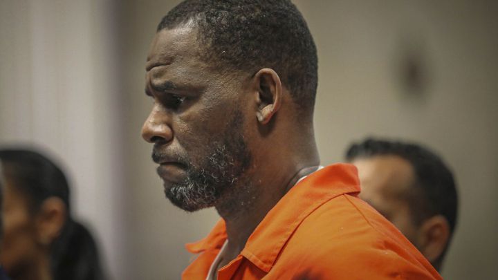 R. Kelly en una audiencia en Leighton Criminal Courthouse en Chicago