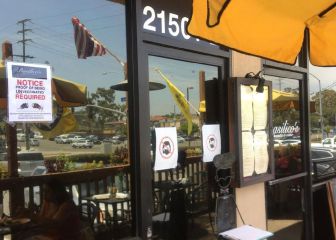 Restaurante en Huntington Beach pide “pruebas de no vacunación”