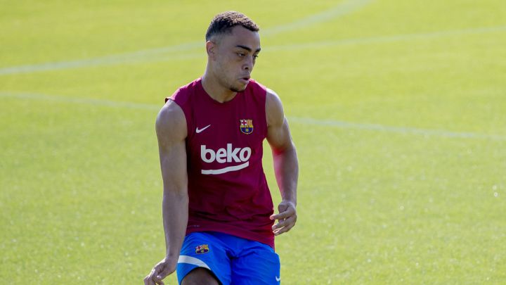 Sergiño Dest le dice que no a ofertas de Arsenal, Dortmund y Mónano