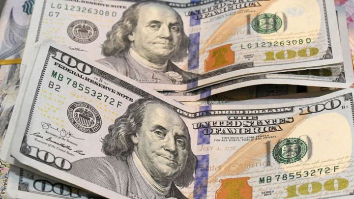 Billetes de cien dólares estadounidenses