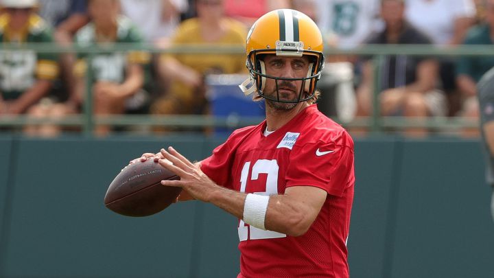 Aaron Rodgers durante una práctica