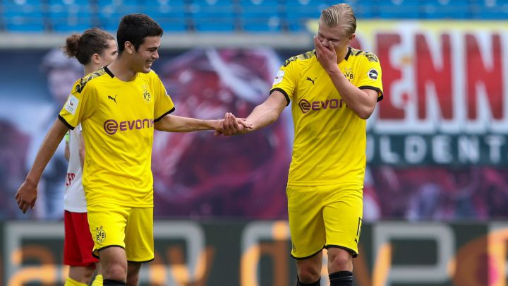 Giovanni Reyna y Erling Haaland con Borussia Dortmund