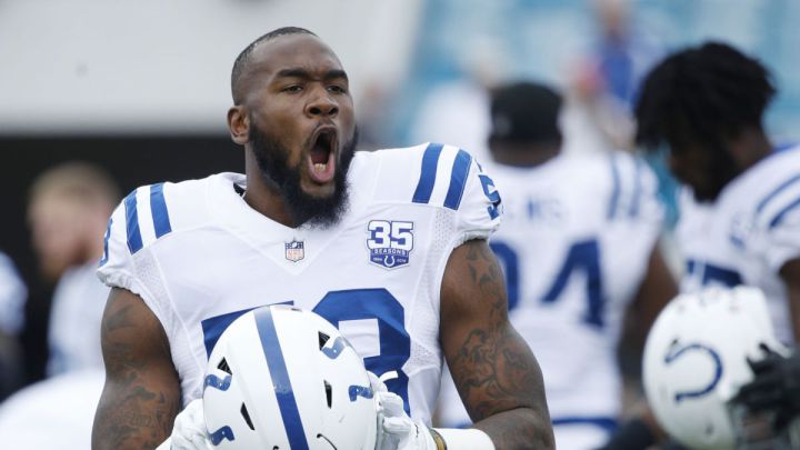Darius Leonard en un partido de Indianapolis Colts