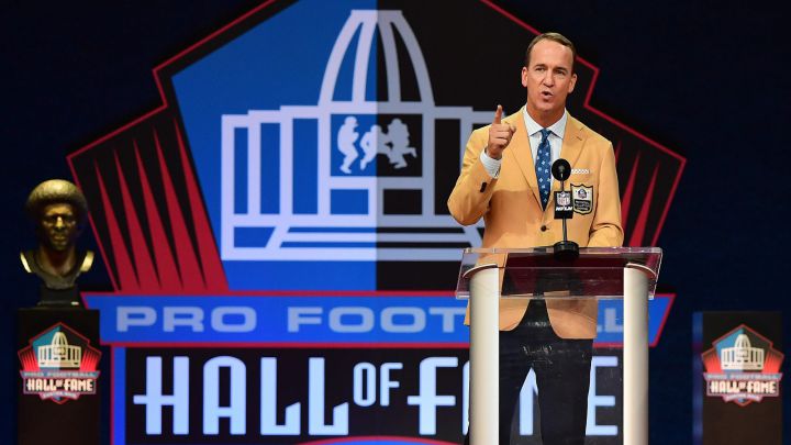 Peyton Manning en ceremonia de inducción al Salón de la Fama