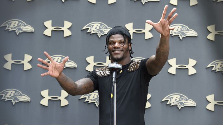 Lamar Jackson en conferencia de prensa de Baltimore Ravens.