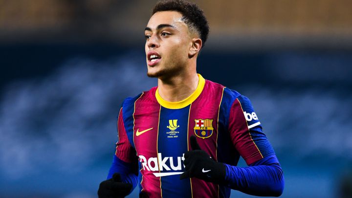 Sergiño Dest con FC Barcelona