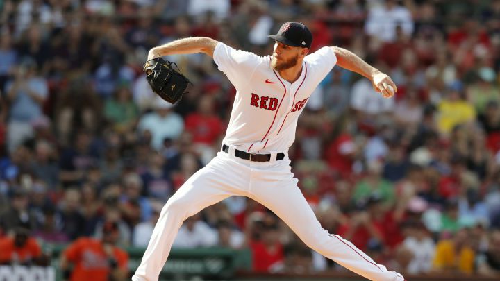 Chris Sale jugando para Boston Red Sox después de dos años fuera.