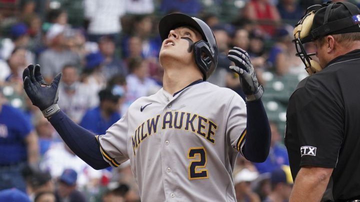 Luis Urías con los Brewers