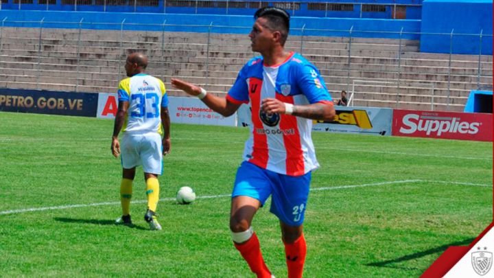 Edson Rivas con Estudiantes de Mérida