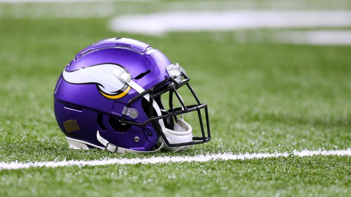 Casco de los Minnesota Vikings