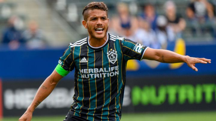 Jonathan dos Santos con LA Galaxy