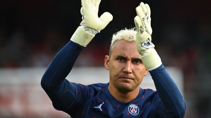 Keylor Navas no suelta la titularidad en partido de debut de Messi