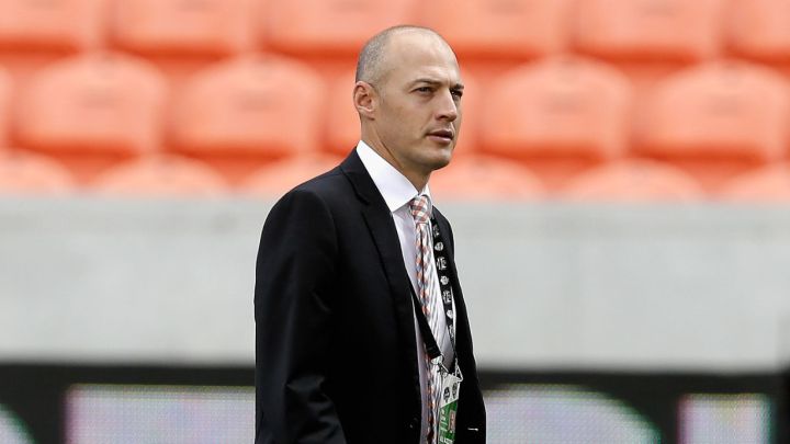 Matt Jordan caminando por el BBVA Compass Stadium previo a duelo entre Houston Dynamo y New England Revolution.
