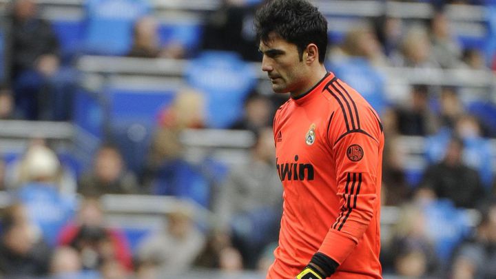 Antonio Adán conquistó con el Real Madrid un título de liga, una Copa del Rey y una Supercopa de España.