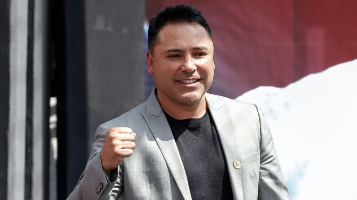 Óscar de la Hoya da positivo a COVID y cancela su pelea ante Vítor Belfort