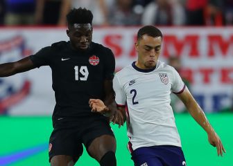 Sergiño Dest sale lesionado del encuentro ante Canadá