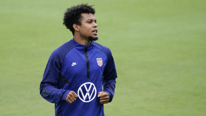 El momento en el que Weston McKennie rompió el protocolo COVID de USMNT