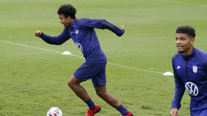 Weston McKennie durante entrenamiento de Estados Unidos en Nashville, Tennessee.