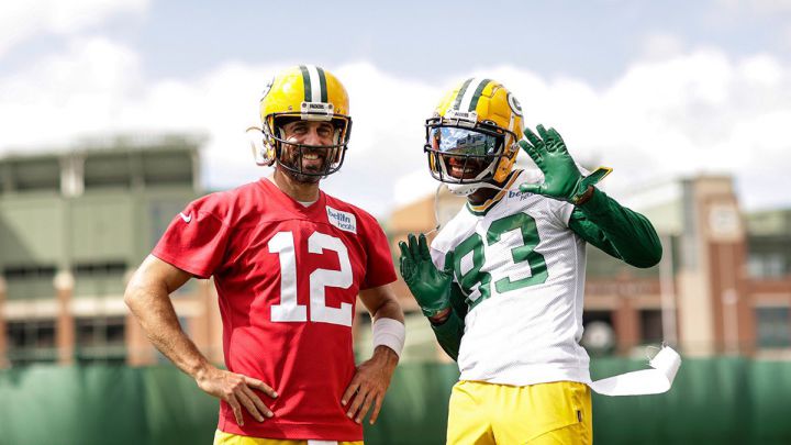 Rodgers se prepara para un partido con un calor asfixiante