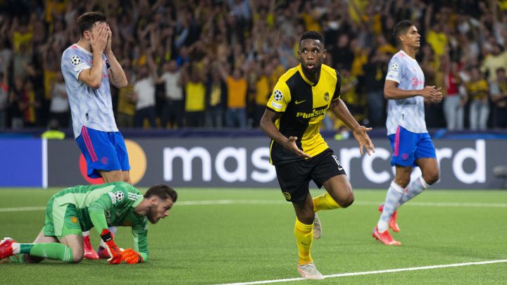 Jordan Pefok reacciona al anotar el gol de la victoria de Young Boys ante Manchester United en la Champions League.