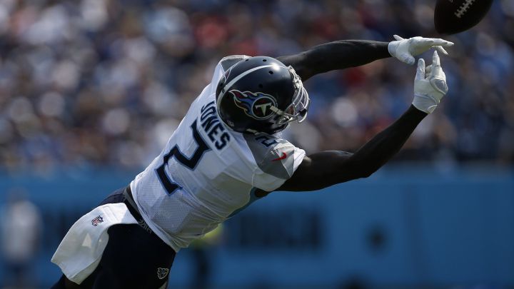 Julio Jones con los Titans