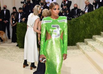 Ciara rinde homenaje a Russell Wilson en su look de la Met Gala