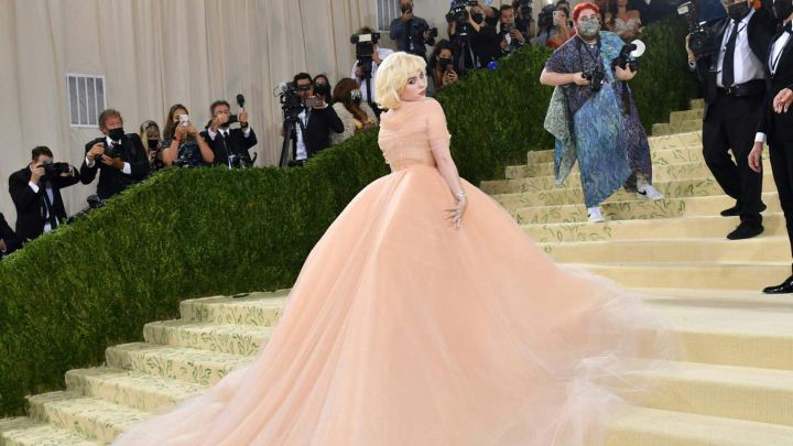 Billie Eilish condicionó a Oscar de la Renta para usar uno de sus vestidos en la Met Gala