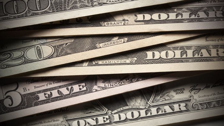 La moneda oficial en Estados Unidos es el dólar, pero ¿por qué se le llama así? Aquí todo lo que debes saber sobre su origen, historia y significado.