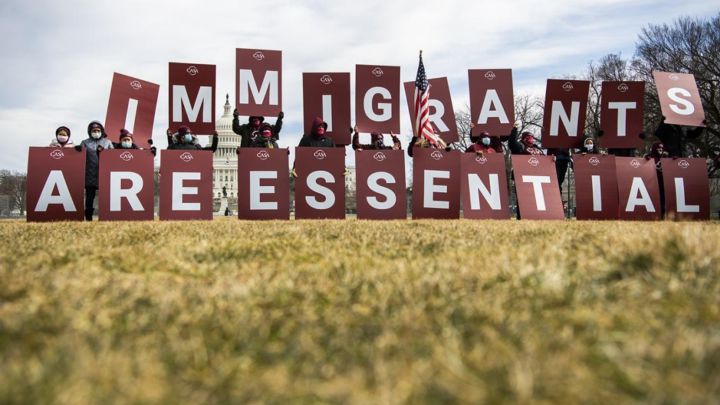 Inmigrantes indocumentados: ¿Por qué no es correcto llamarlos "ilegales"?