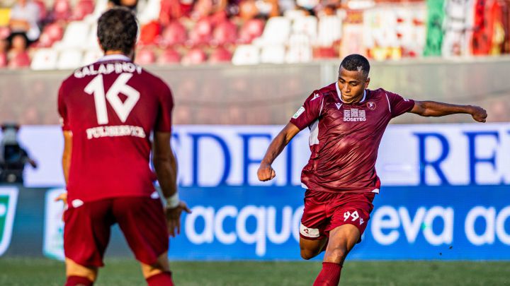 Rigoberto Rivas en partido de Reggina en la Serie B de Italia.
