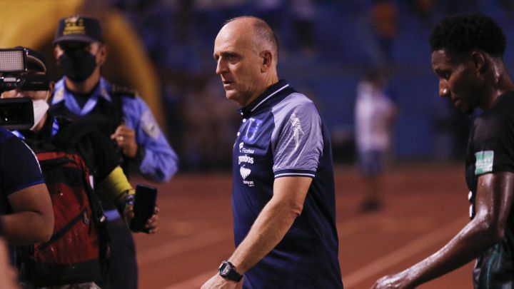 Honduras confirma salida de Fabián Coito de la Selección