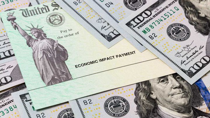 El IRS tiene hasta diciembre de 2021 para terminar de enviar el tercer cheque de estímulo y pagos plus-up. ¿Qué hay del cuarto cheque? ¿Cuándo se enviará?