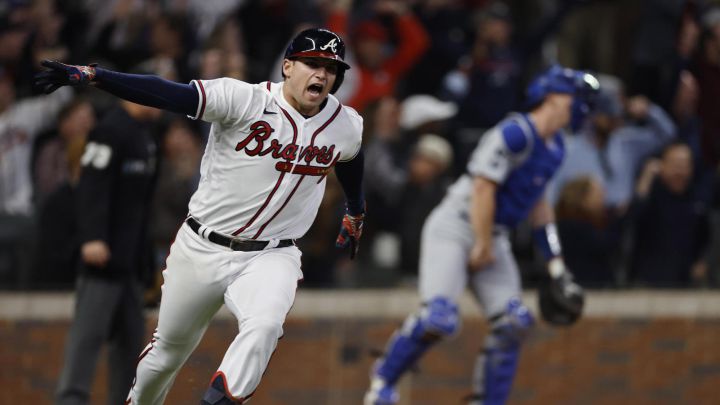 Austin Riley comandó la victoria de los Braves en el primer juego de la NLCS