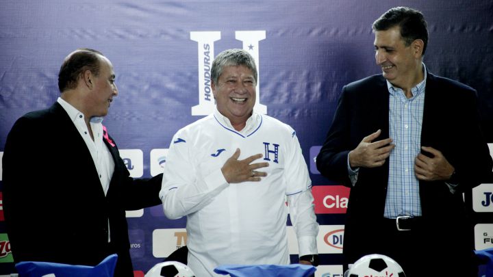 Hernán "Bolillo" Gómez es presentado en conferencia de prensa como entrenador de la Selección de Honduras.