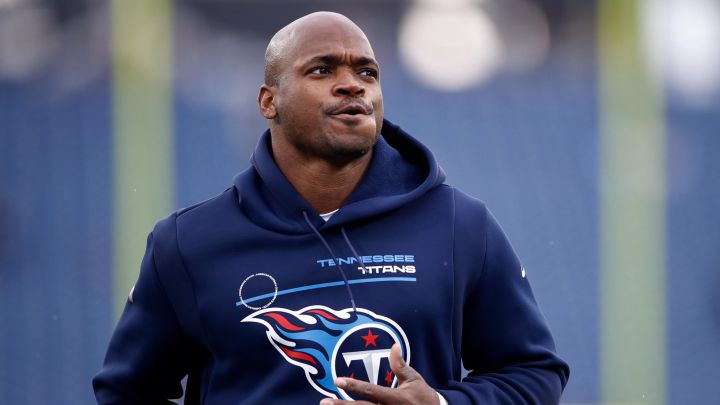 Adrian Peterson con los Titans