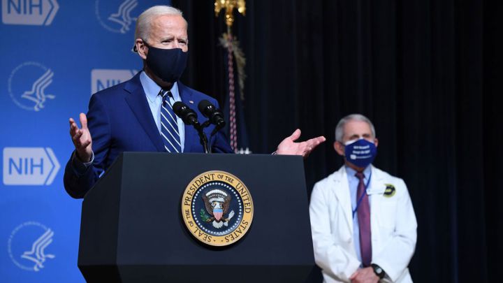 Ante el anunció de la OMS sobre Omicron, la nueva variante de preocupación del COVID-19, Biden y Fauci han dirigido un mensaje a la nación y al mundo.