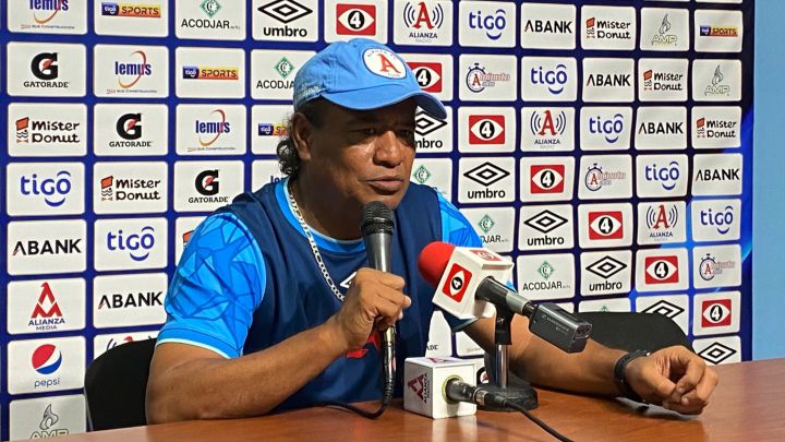 Milton Meléndez en conferencia de prensa de Alianza FC.