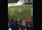 Hinchas del Gremio lanzan petardo a arquero rival