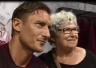 Abuelita no pudo contener las lágrimas al conocer a Totti