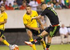 Oribe Peralta empujó el tercero tras el error de Hector