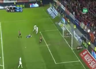 When Ronaldo denied Higuaín an almost certain goal