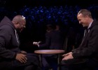 Manning y Magic Johnson, en una guerra de huevos
