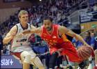 La afición del Obradoiro lleva a su equipo hasta la victoria