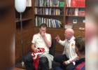 Las lágrimas de este fan al conocer a Van Gaal y a Giggs