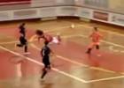 ¡Tremendo lo de esta chica! Marca un golazo de escorpión