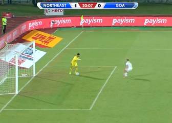 Ter Stegen, eat your heart out: keeper in India in similar gaffe