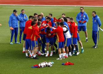 De Gea and Aduriz given a slapping by their team mates